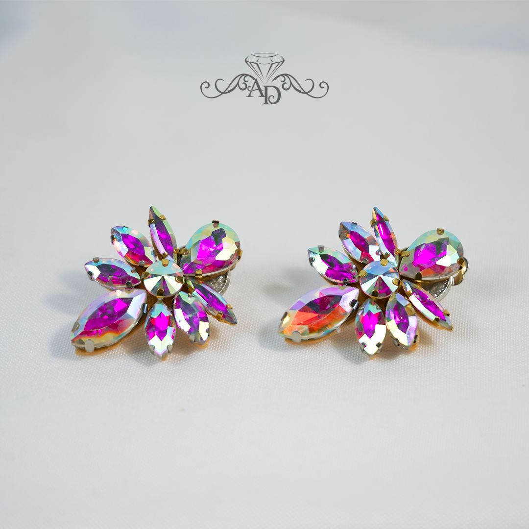 Rhinestone stud earrings