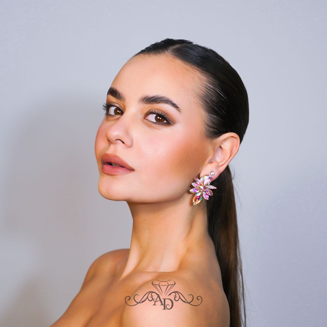 Rhinestone stud earrings