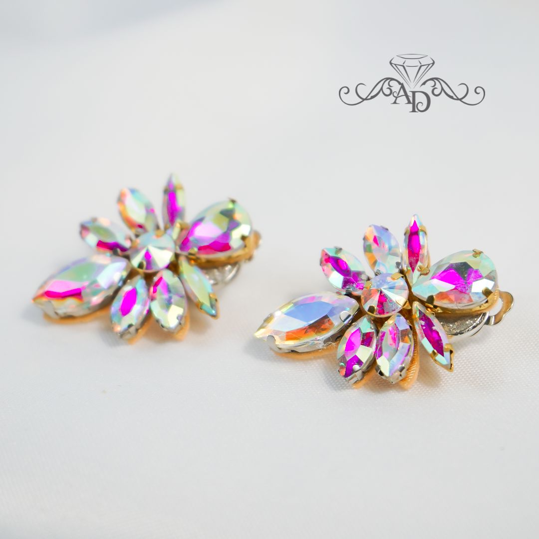 Rhinestone stud earrings