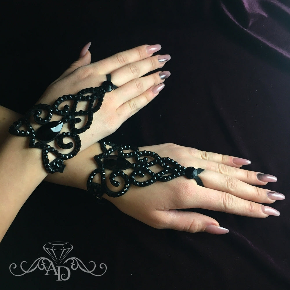 Crystal Finger Hand Bracelet - Lea Black