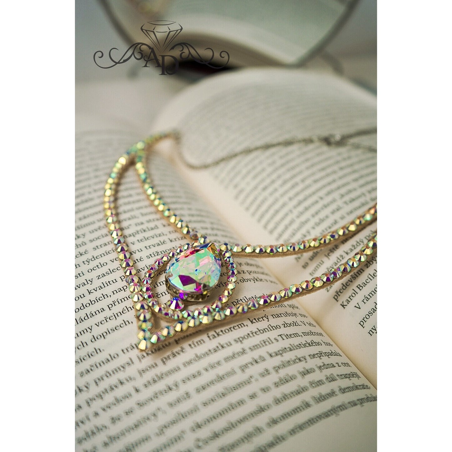 Rhinestone Neck Accessory - Silvia