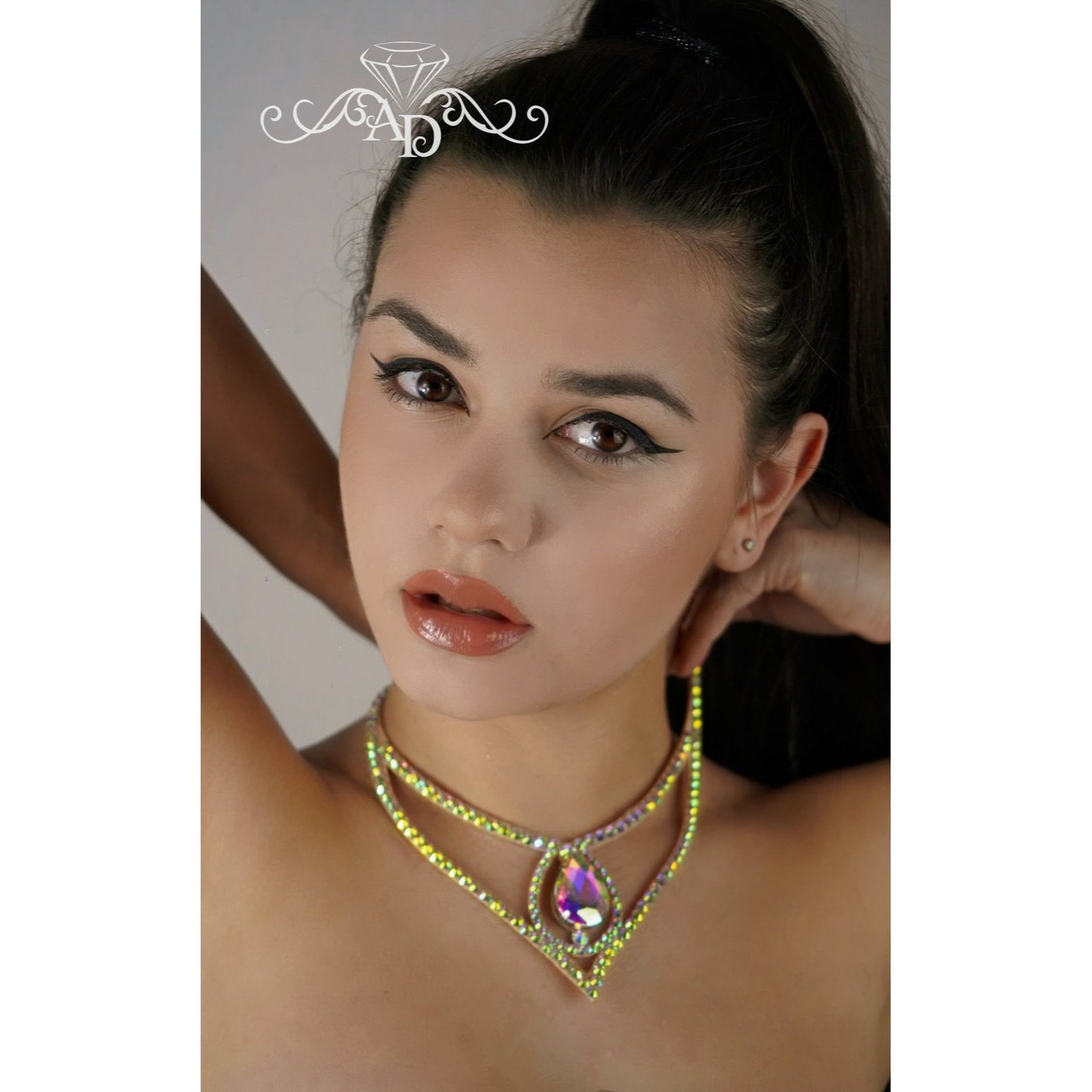 Rhinestone Neck Accessory - Silvia
