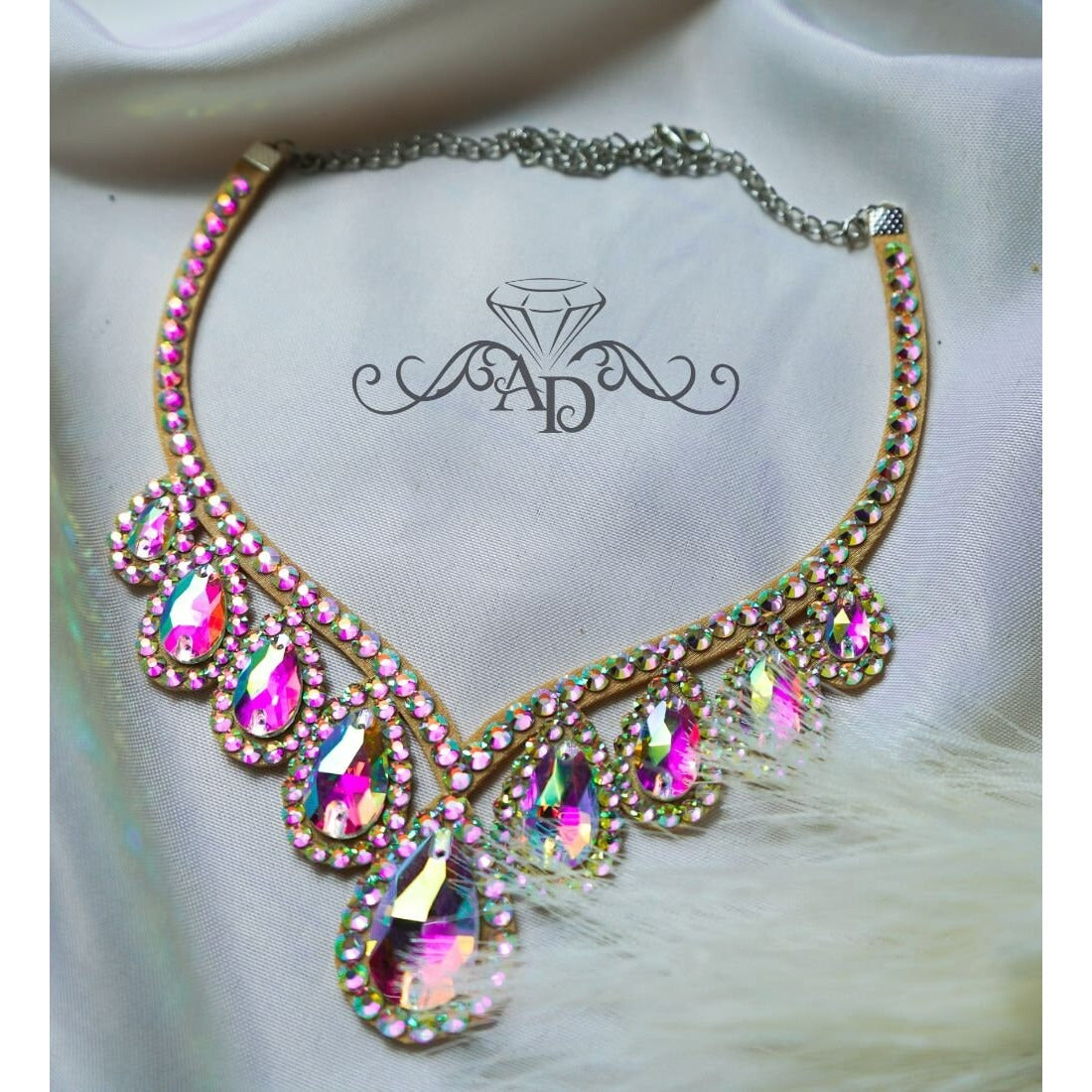 Dance Necklace with Shine - Dora