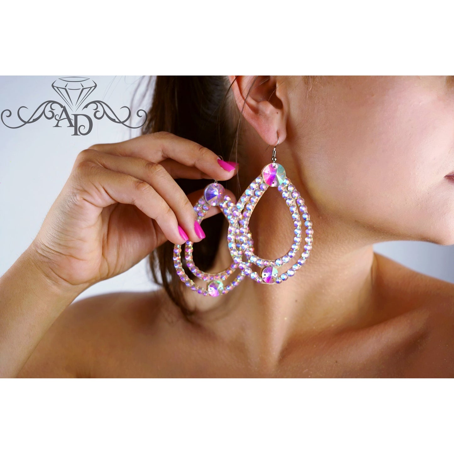 Lightweight Dance Earrings - Nefertiti