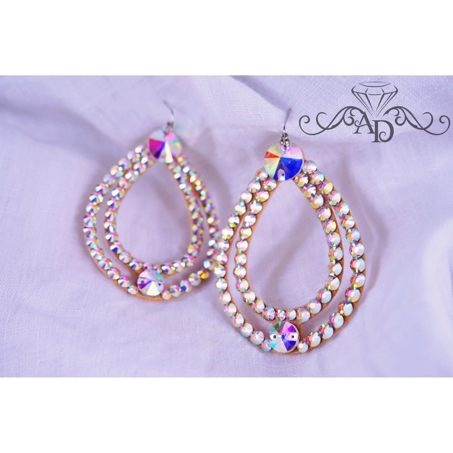 Lightweight Dance Earrings - Nefertiti