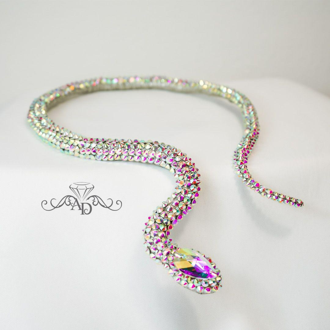 Luxirious Rhinestone Snake Neckalce