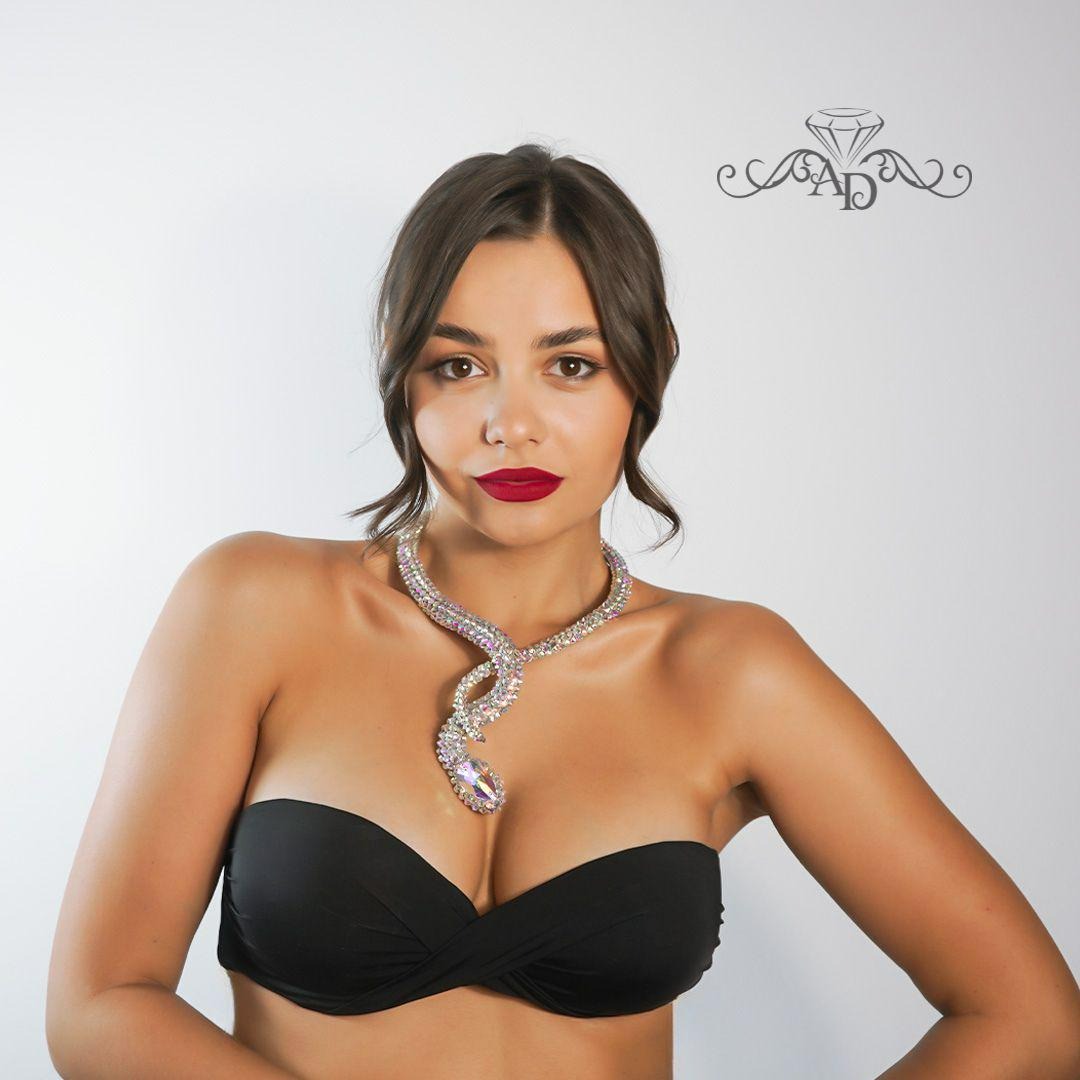 Luxirious Rhinestone Snake Neckalce