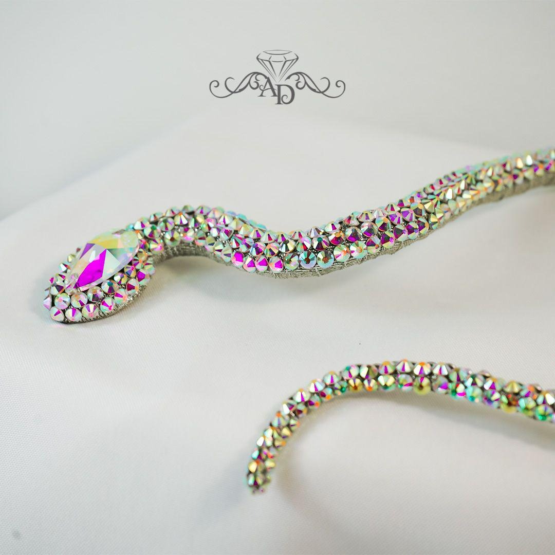 Luxirious Rhinestone Snake Neckalce