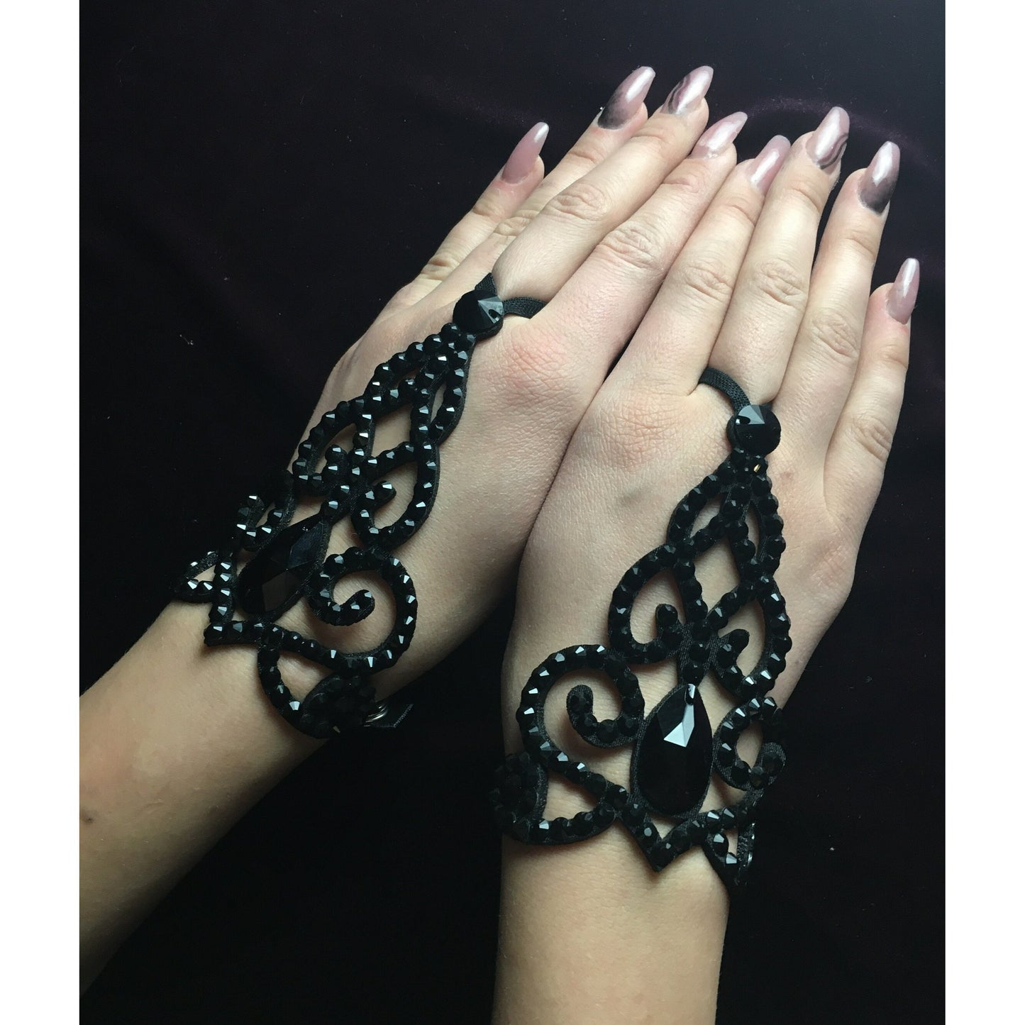 Crystal Finger Hand Bracelet - Lea Black