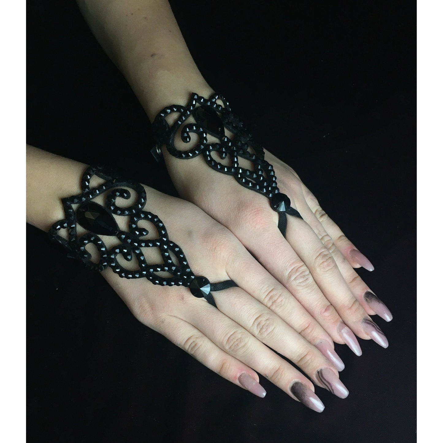 Crystal Finger Hand Bracelet - Lea Black