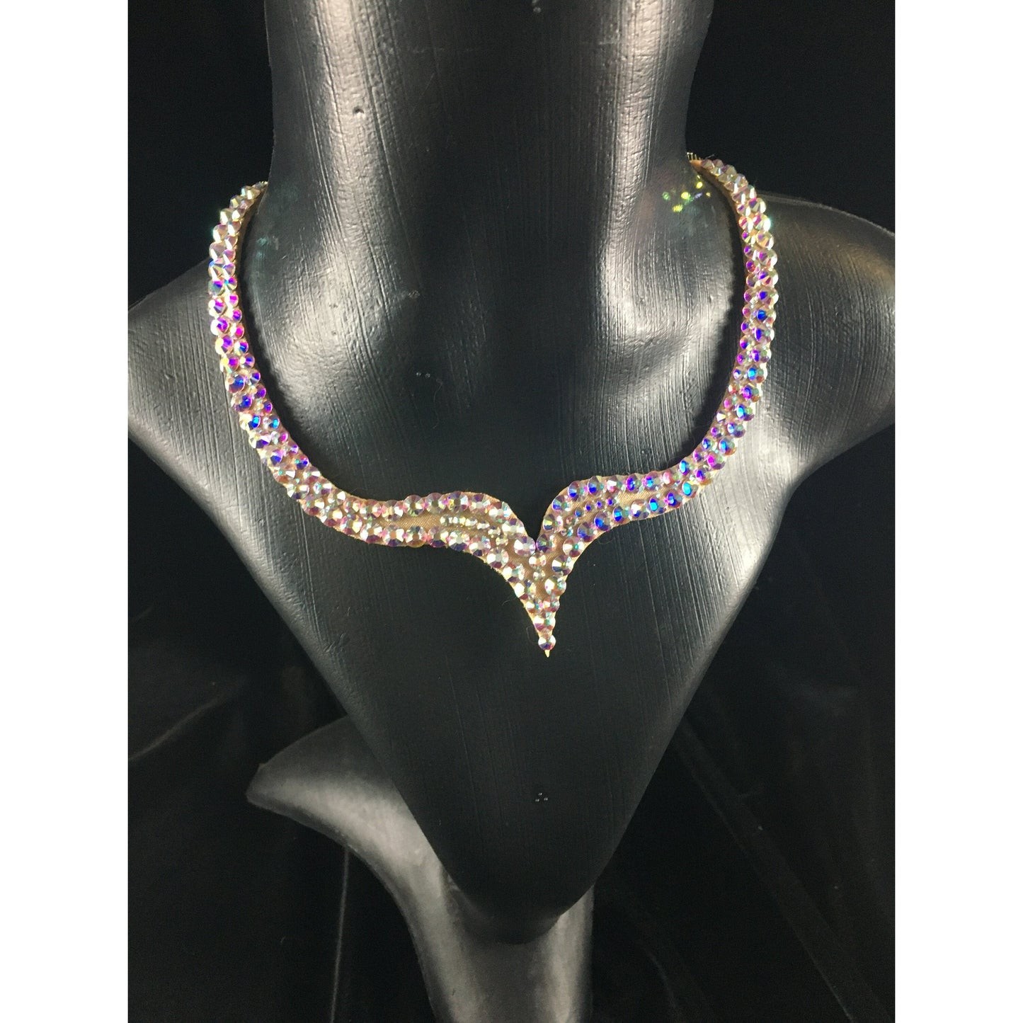 Lightweight Crystal Collar - Evi