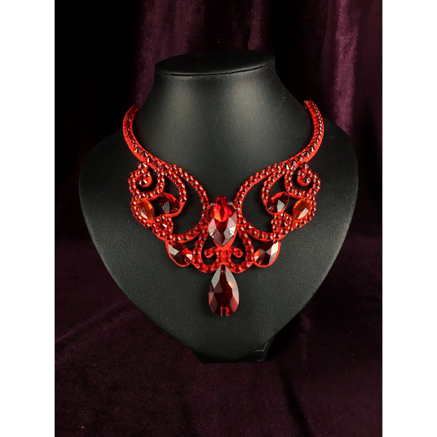 Red Rhinestone Necklace - Sahar
