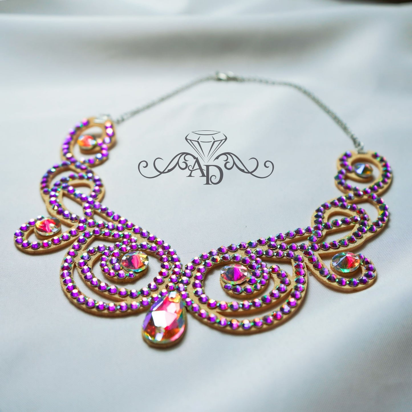 Glamour Dance Necklace - Venera
