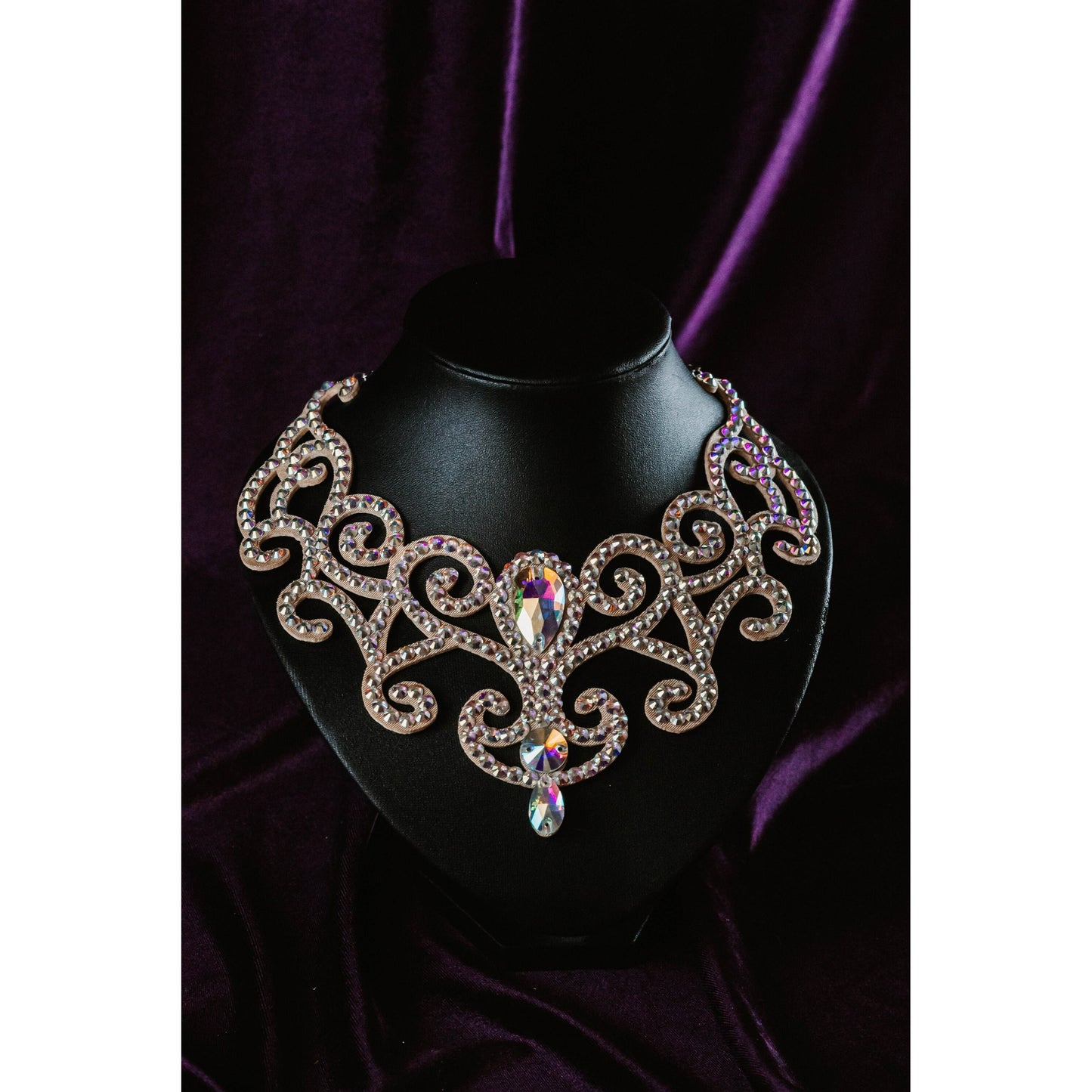 Elegant Stage Necklace - Afrodita