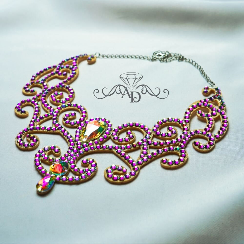 Elegant Stage Necklace - Afrodita
