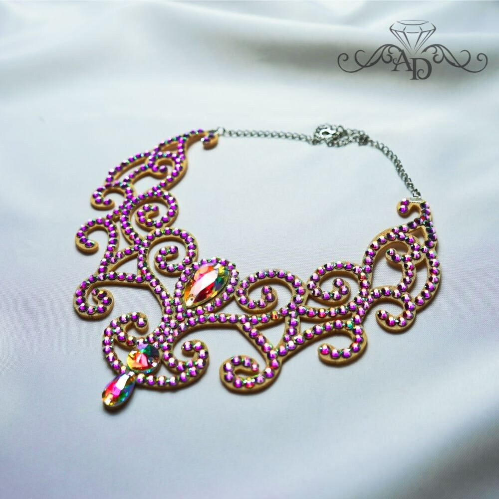 Elegant Stage Necklace - Afrodita