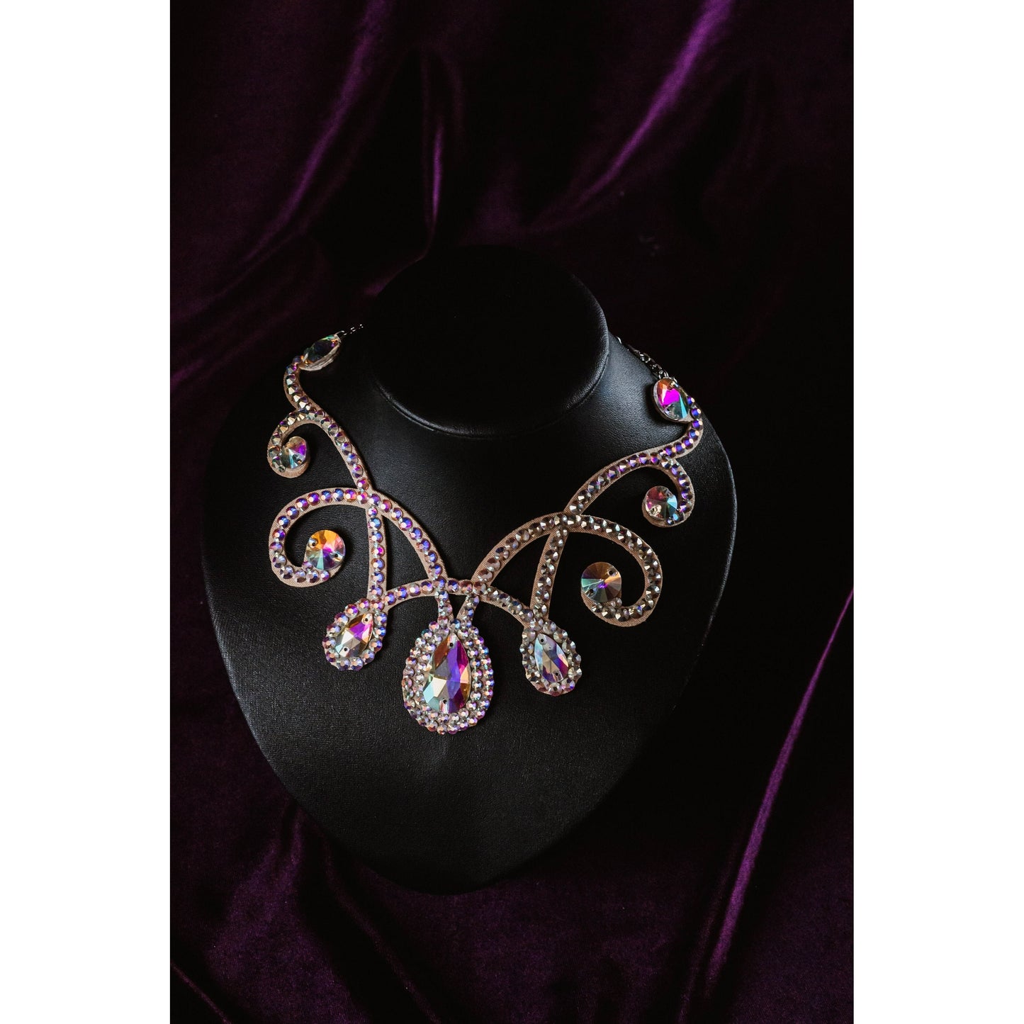 Sparkling Stage Necklace - Emili