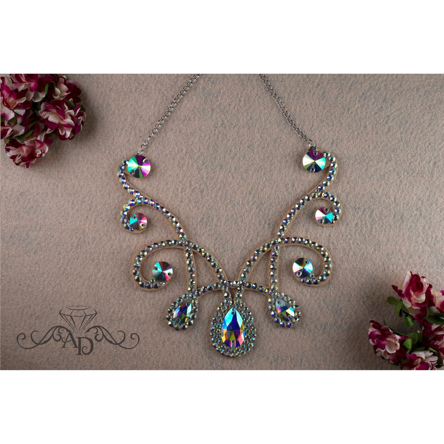 Sparkling Stage Necklace - Emili