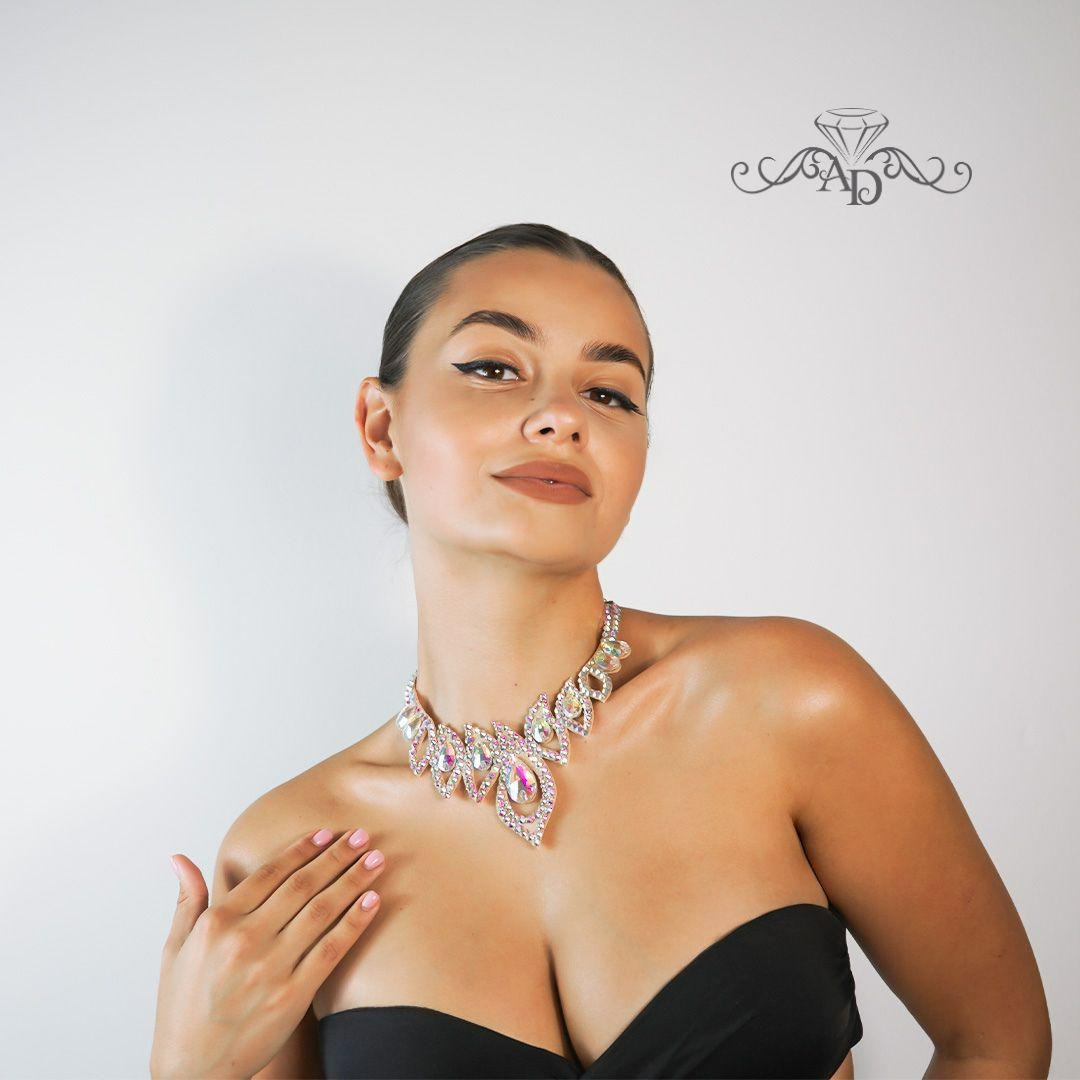 Crystal Necklace for Stage Looks - Victoria