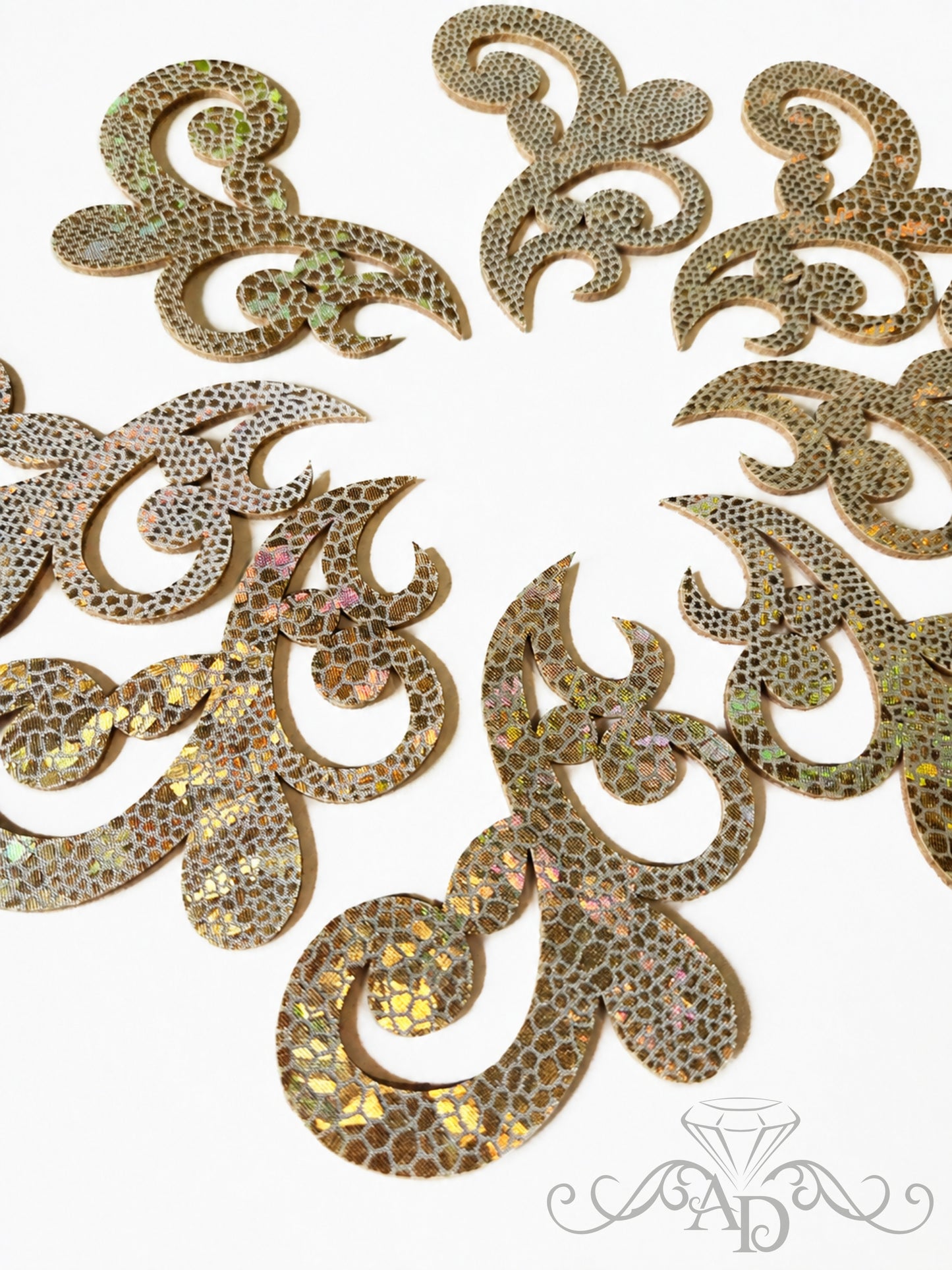 Felt swirl costume elements 20 pcs - Laser-cut felt scrolls