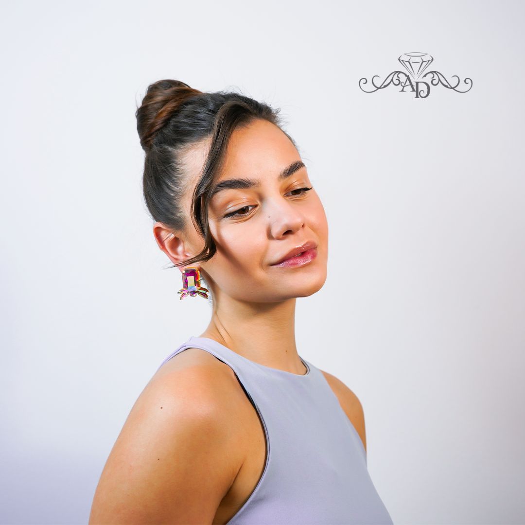 Stage stud earrings