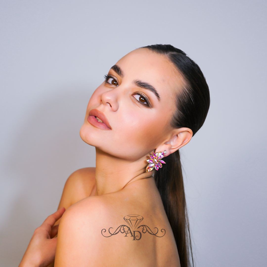 Rhinestone stud earrings