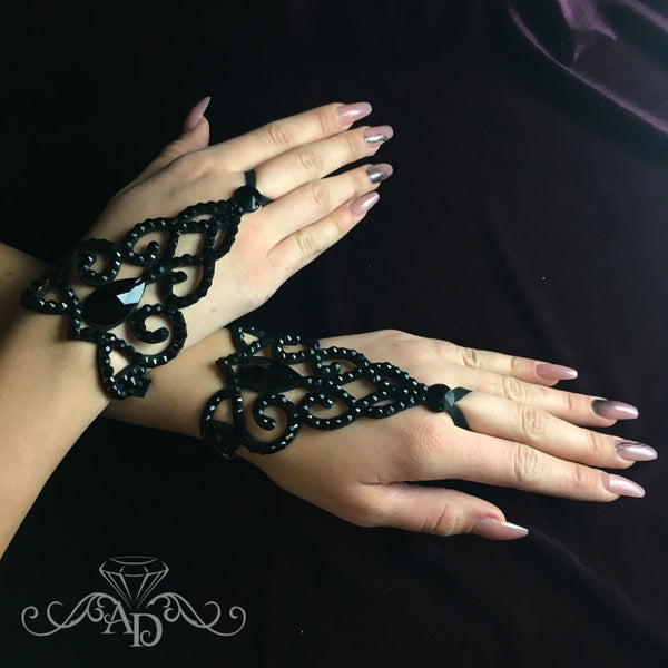 Crystal Finger Hand Bracelet - Lea Black