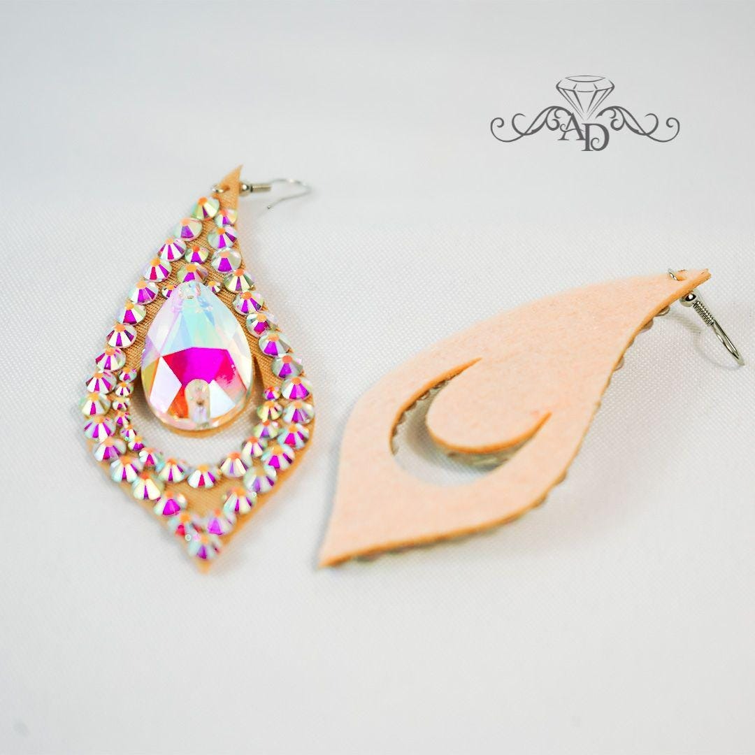 Show Crystal Earrings - Victoria