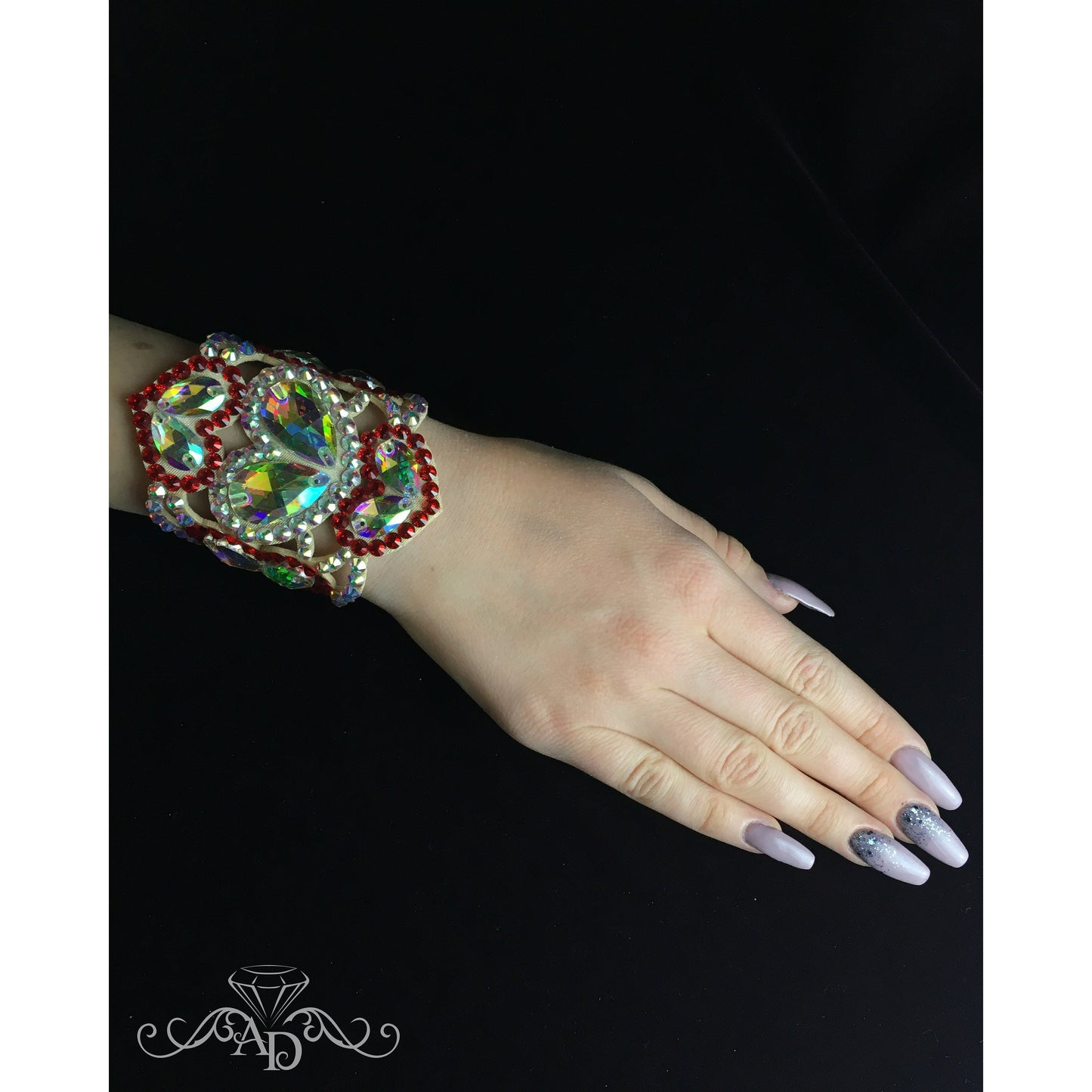 Performance Hand Bracelet - Valentine