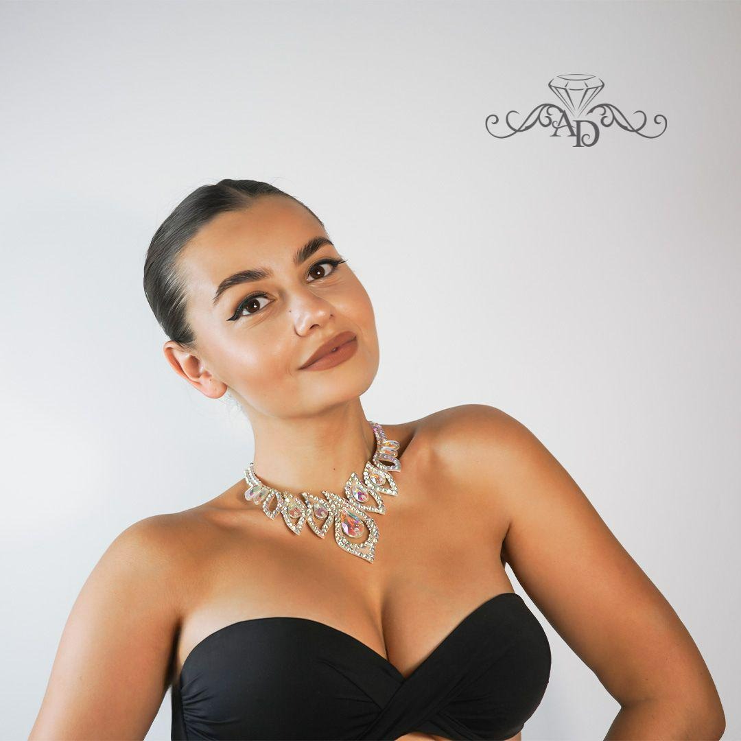 Crystal Necklace for Stage Looks - Victoria