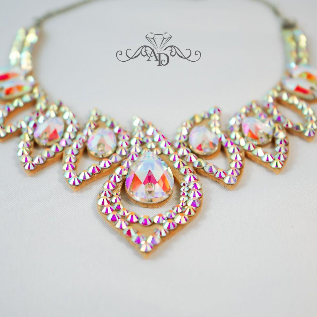 Crystal Necklace for Stage Looks - Victoria